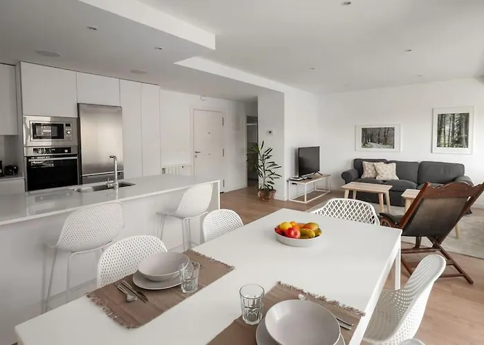 Bright With A/c, Parking Optional Appartement