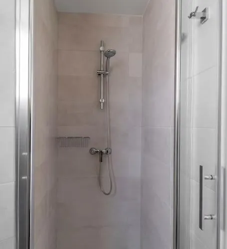 Bright With A/c, Parking Optional Appartement *